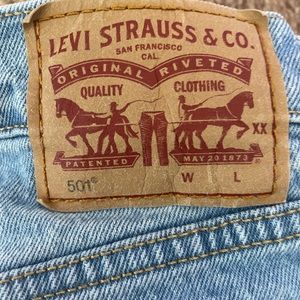 Levi 501 button fly